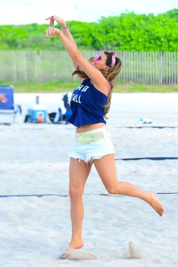 Jessica Wright Playing Volleyball On Beach