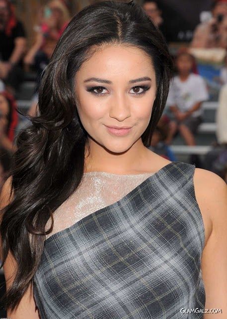 Shay Mitchell Photo Gallery
