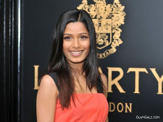 Click to Enlarge - Beautiful Freida Pinto Wallpapers