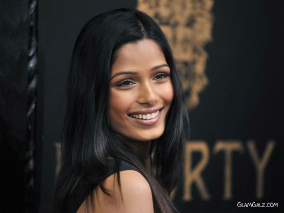 Click to Enlarge - Beautiful Freida Pinto Wallpapers