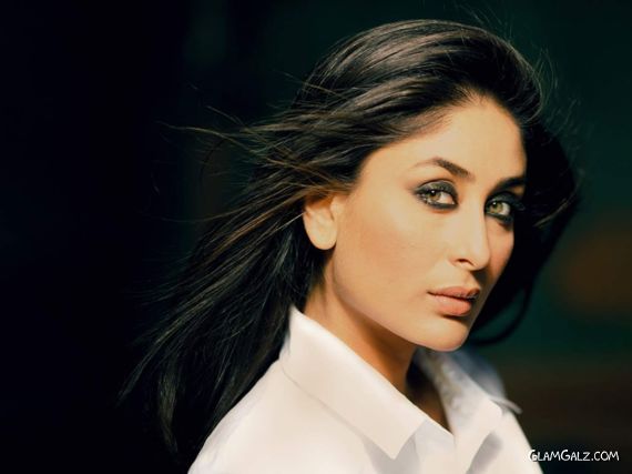 Click to Enlarge - Kareena Kapoor's Refreshing Wallpapers