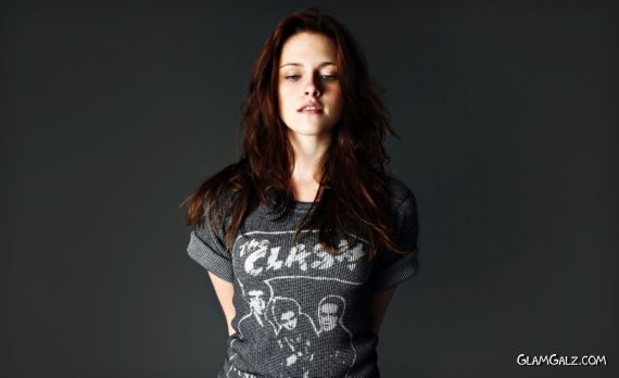 Click to Enlarge - Lovely Kristen Stewart Wallpapers