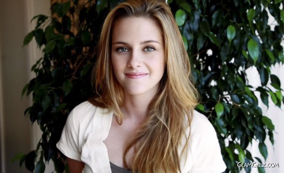 Click to Enlarge - Lovely Kristen Stewart Wallpapers
