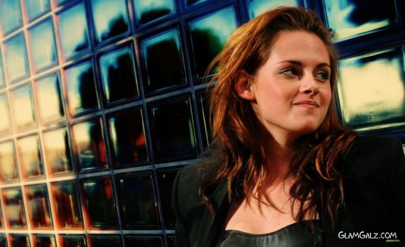 Click to Enlarge - Lovely Kristen Stewart Wallpapers