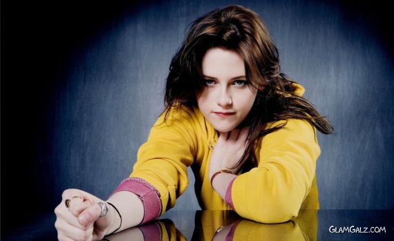 Click to Enlarge - Lovely Kristen Stewart Wallpapers
