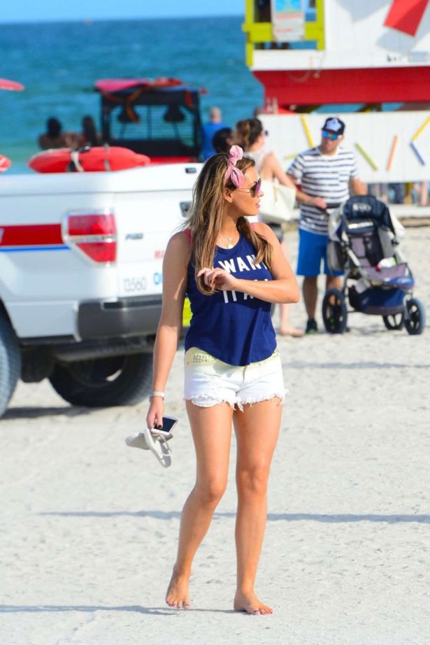 Jessica Wright Playing Volleyball On Beach