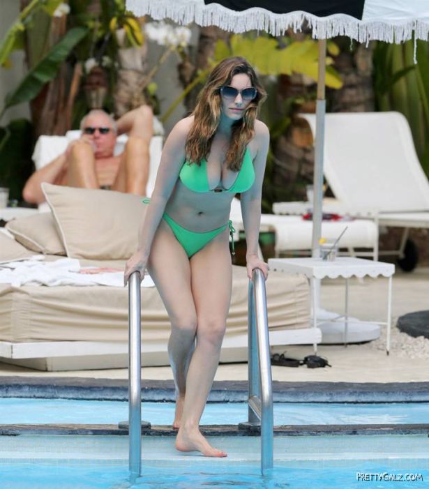 Kelly Brook At The Miami Beach Pool