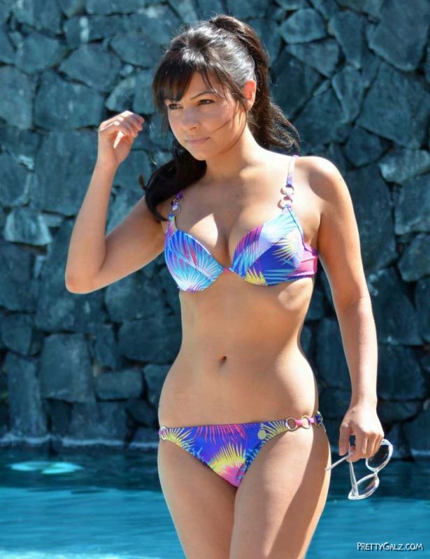 Roxanne Pallett Beats The Heat At The Poolside